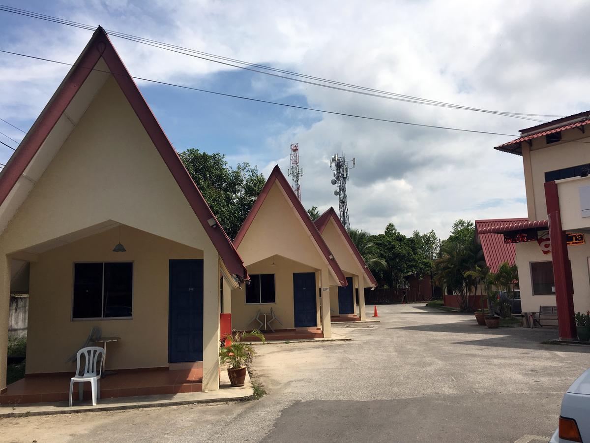 Adina Drive-In Motel Cenang - Managed By Shell Out Resort Пантай Ченанг Екстериор снимка